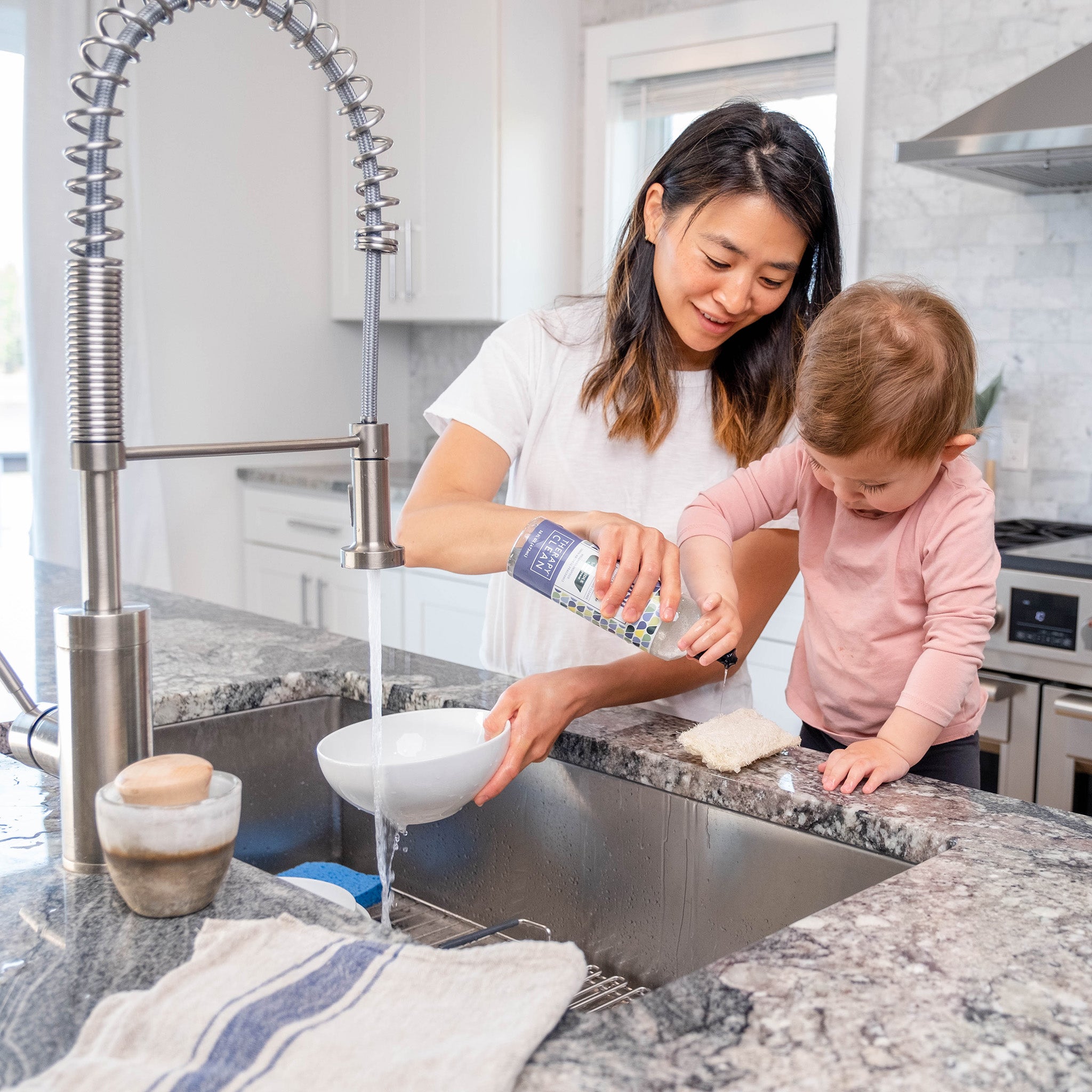 Cleaning Your Dishes Sustainably with Eco-Friendly Dish Soaps