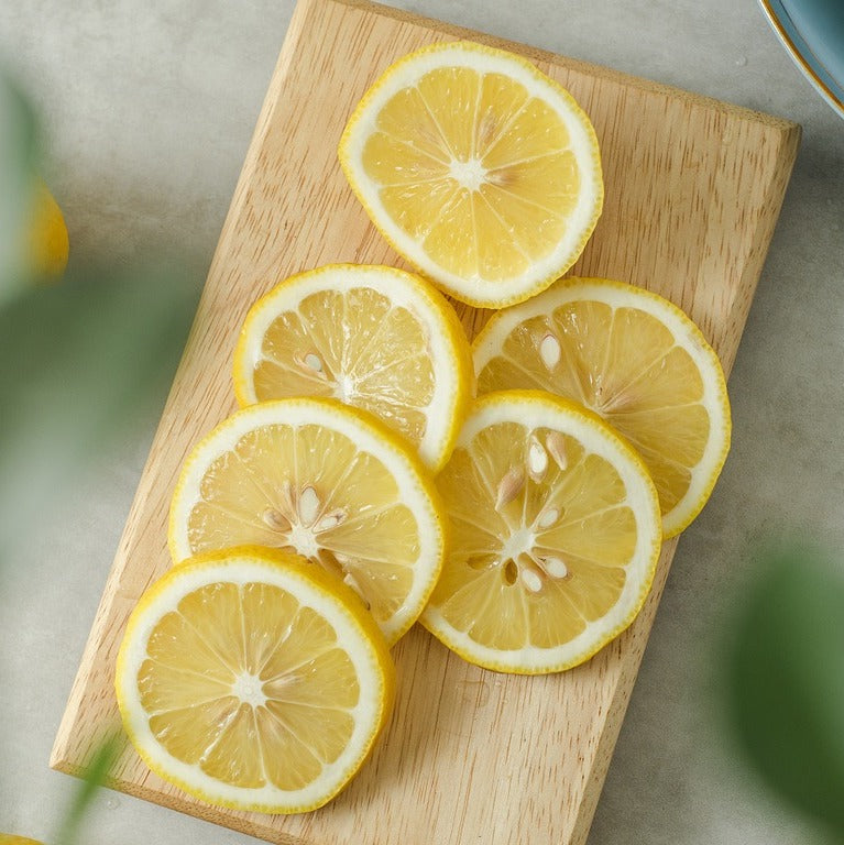 Essential Oils Spotlight: The Uplifting Aroma of Lemon in Your Cleaning Routine